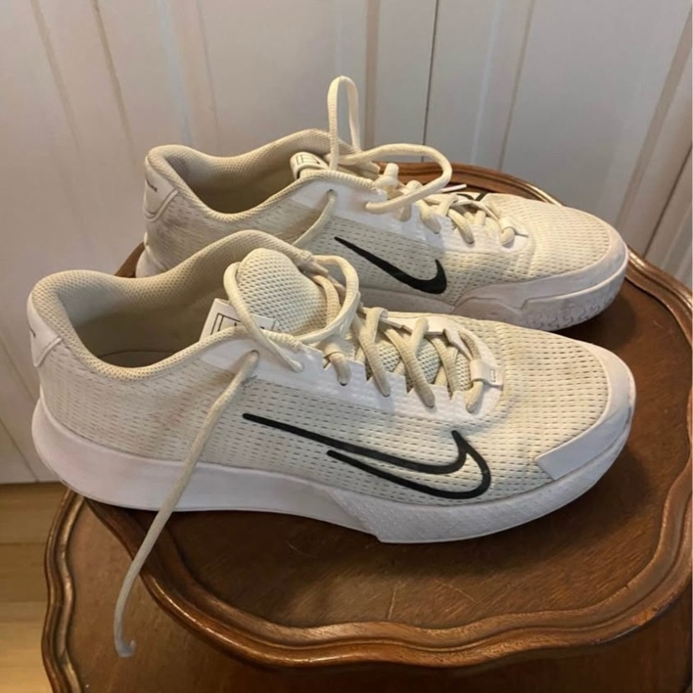 Nike Vapor Lite Men’s tennis sneakers size 9.5